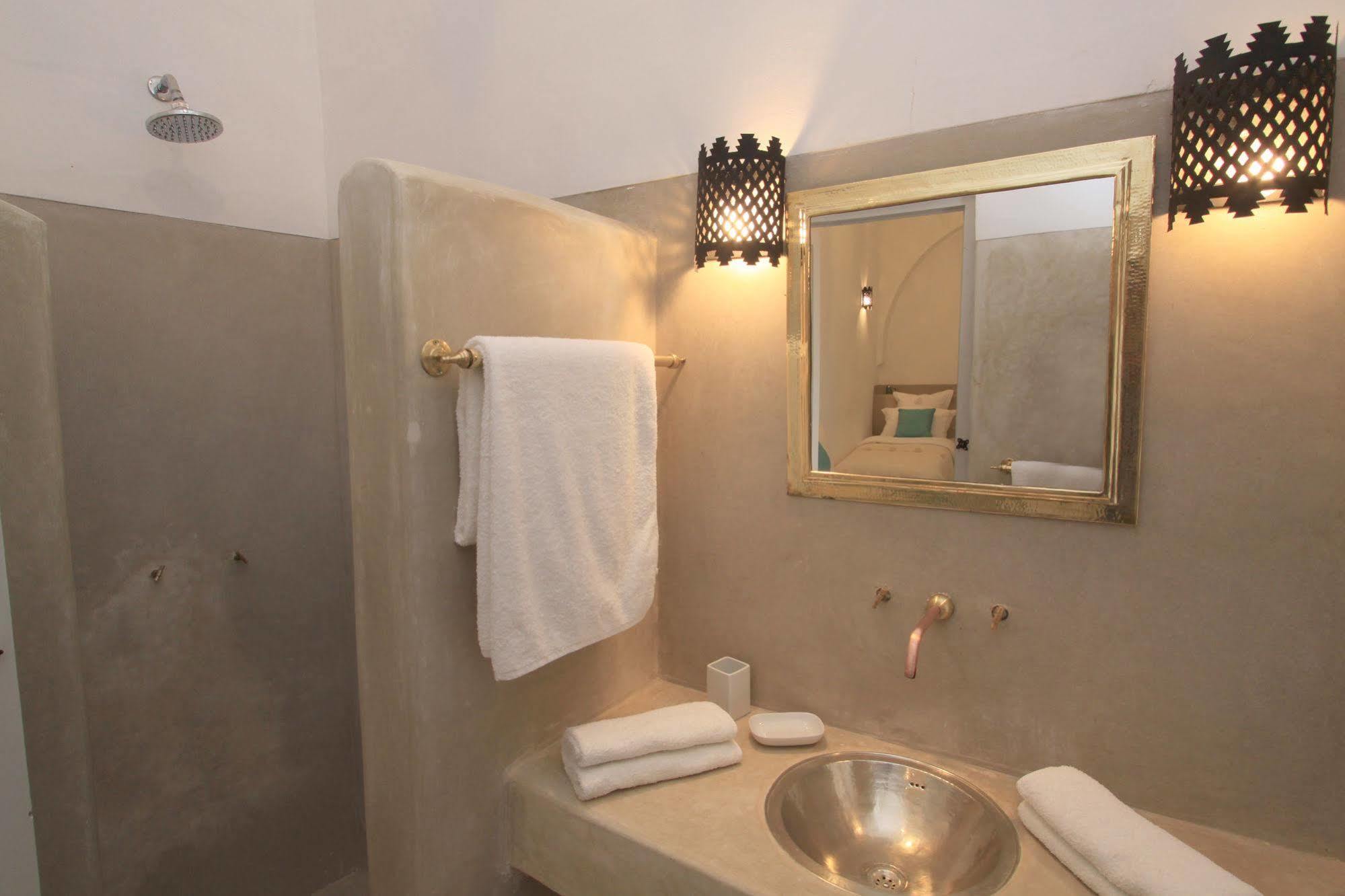 Chi-chi Riad